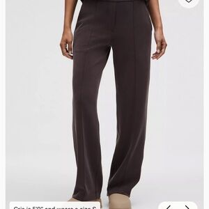 Softstreme Pintuck Mid-Rise Pant
Regular
Sequoia